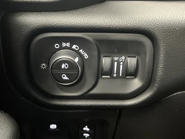 New 2026 RAM 1500 4x4 Crew Cab image 24