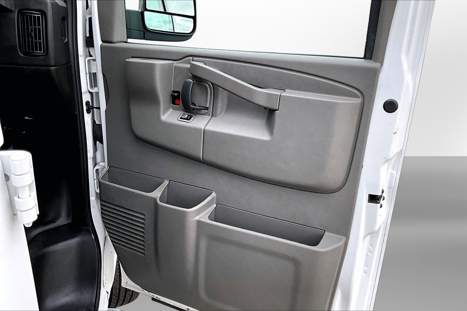 Used 2024 Chevrolet Express 2500 w/ Driver Convenience Package RWD image 24