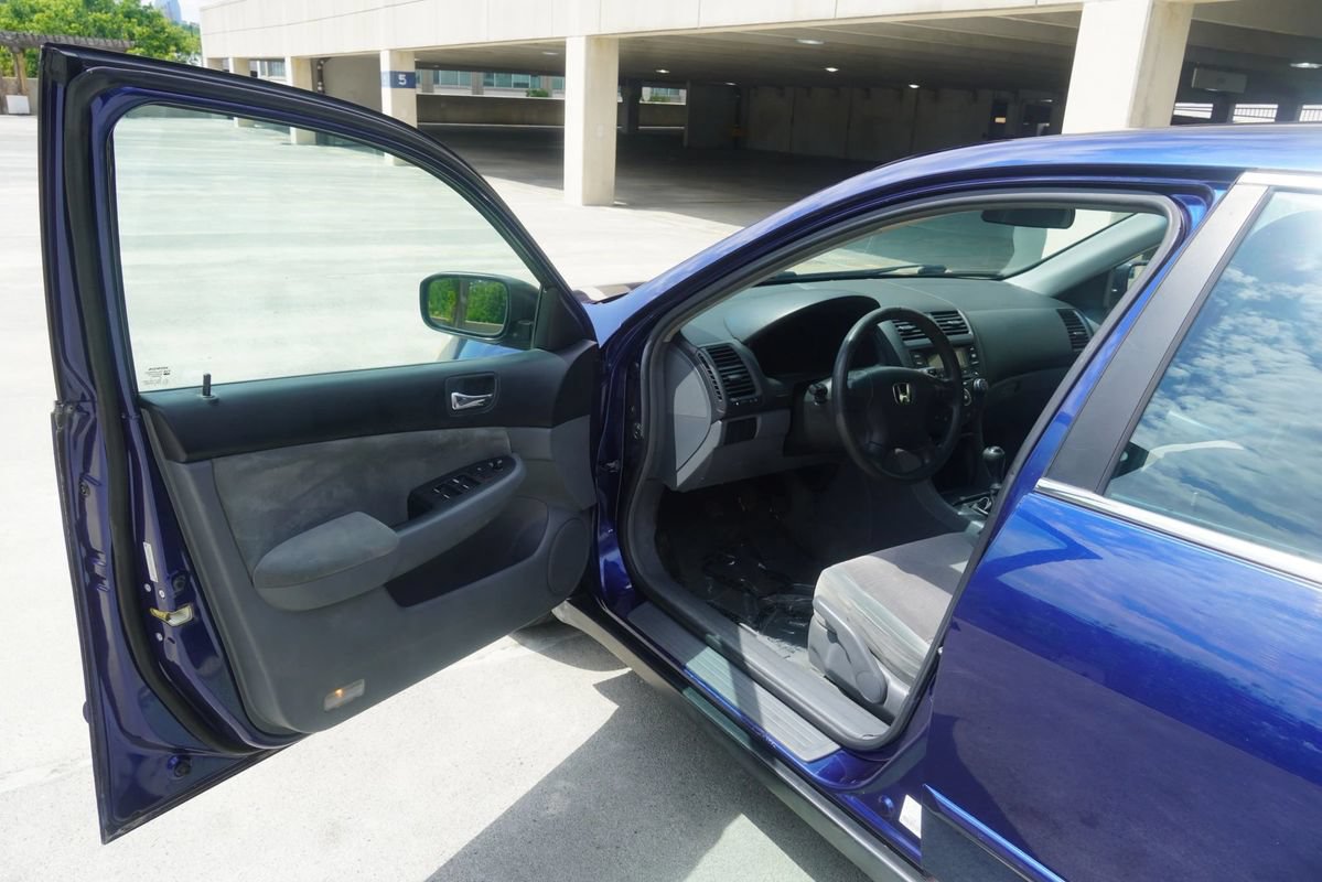 Used 2004 Honda Accord LX image 31