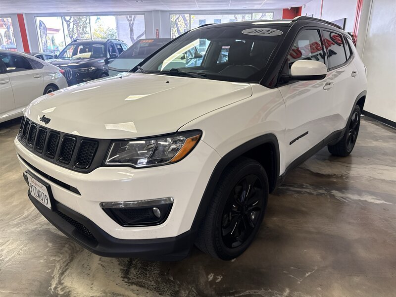 Used 2019 Jeep Compass Latitude AWD/4WD image 3
