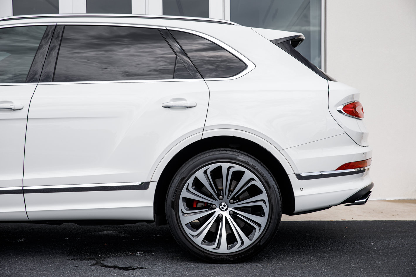 Used 2021 Bentley Bentayga AWD/4WD image 7