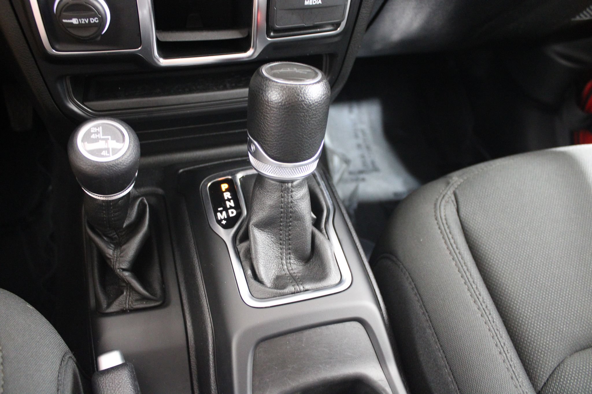 Used 2021 Jeep Gladiator Sport AWD/4WD image 32