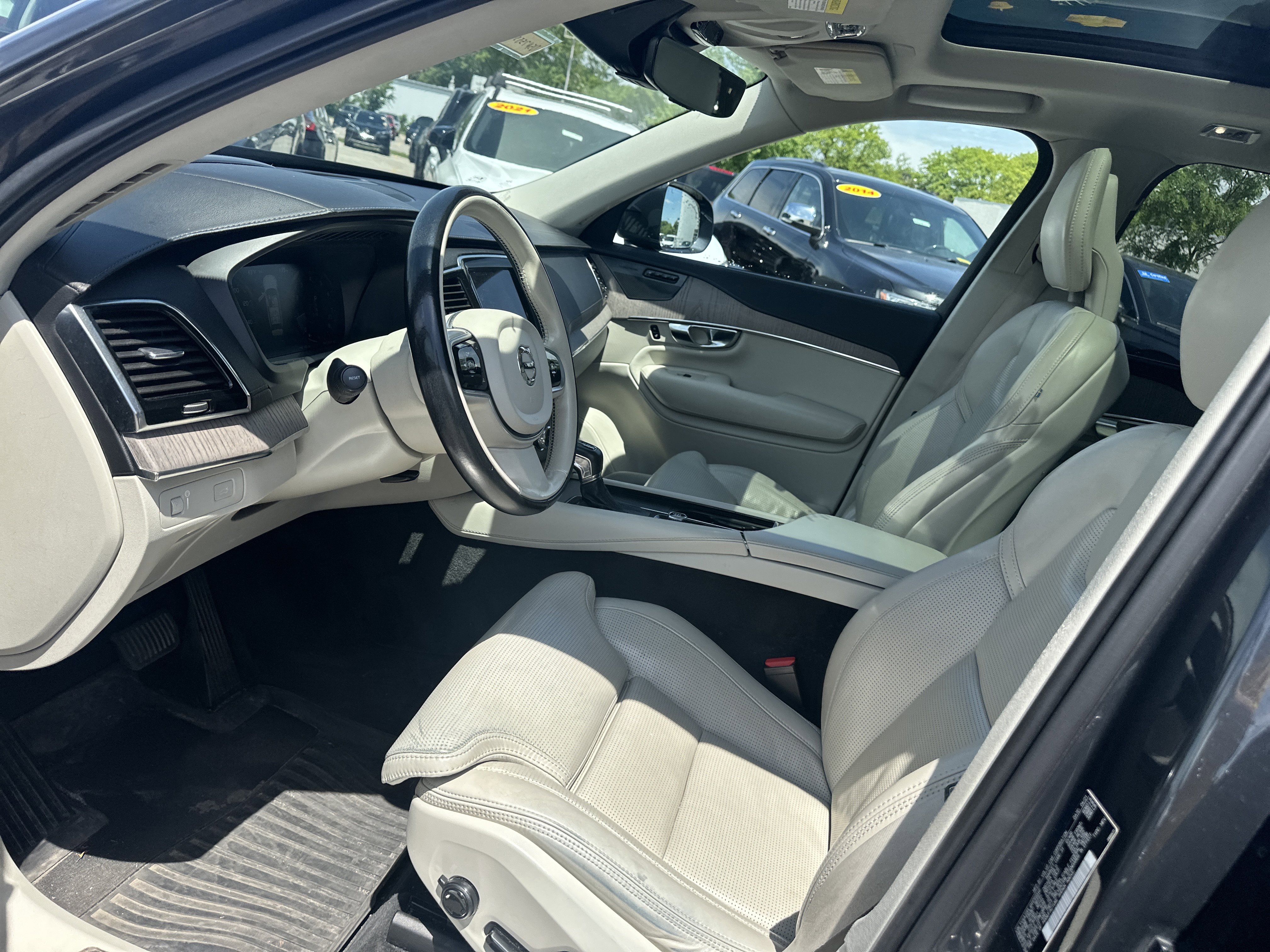 Used 2021 Volvo XC90 T6 Inscription w/ Advanced Package AWD/4WD image 14