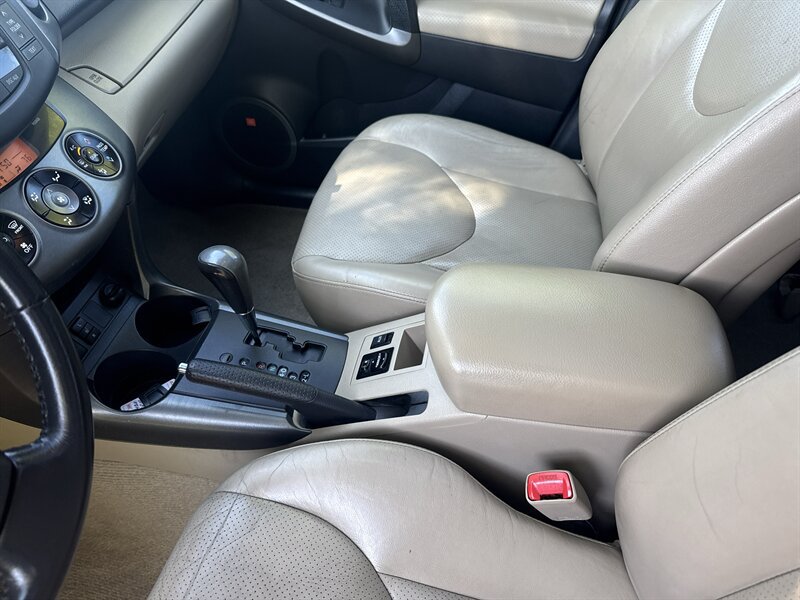 Used 2010 Toyota RAV4 Limited AWD/4WD image 31