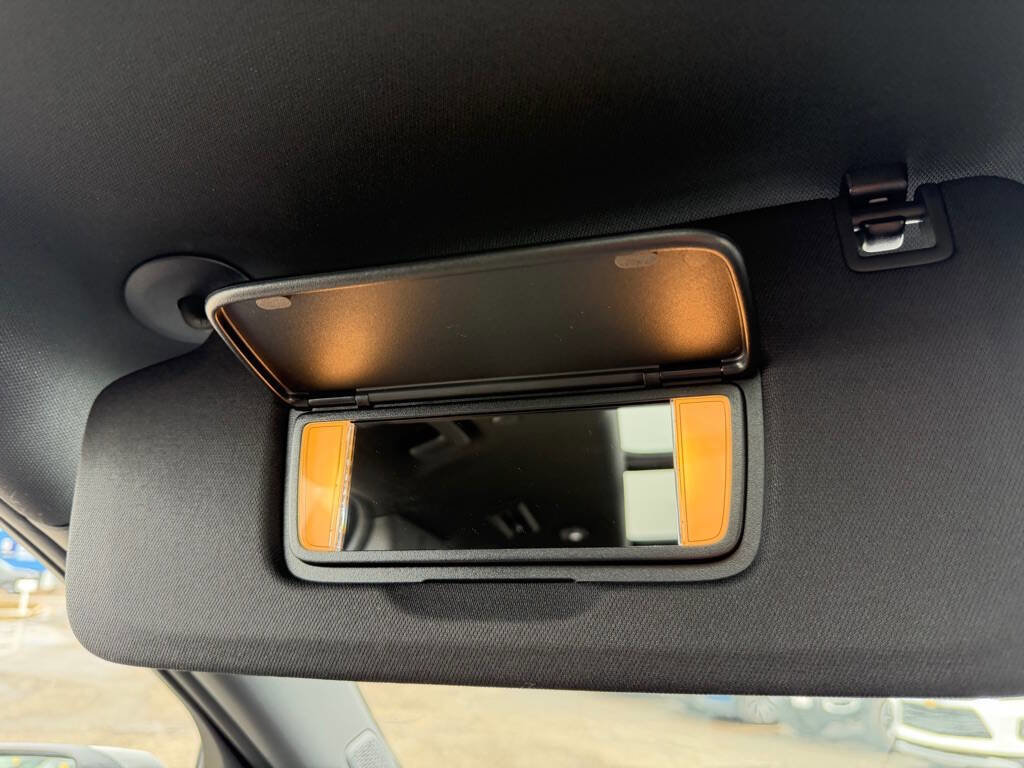 Used 2026 Chevrolet Traverse RS image 39