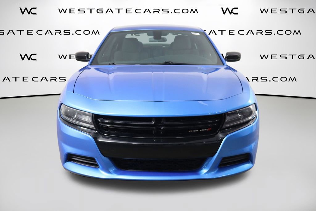 Used 2019 Dodge Charger SXT w/ Blacktop Package RWD image 2