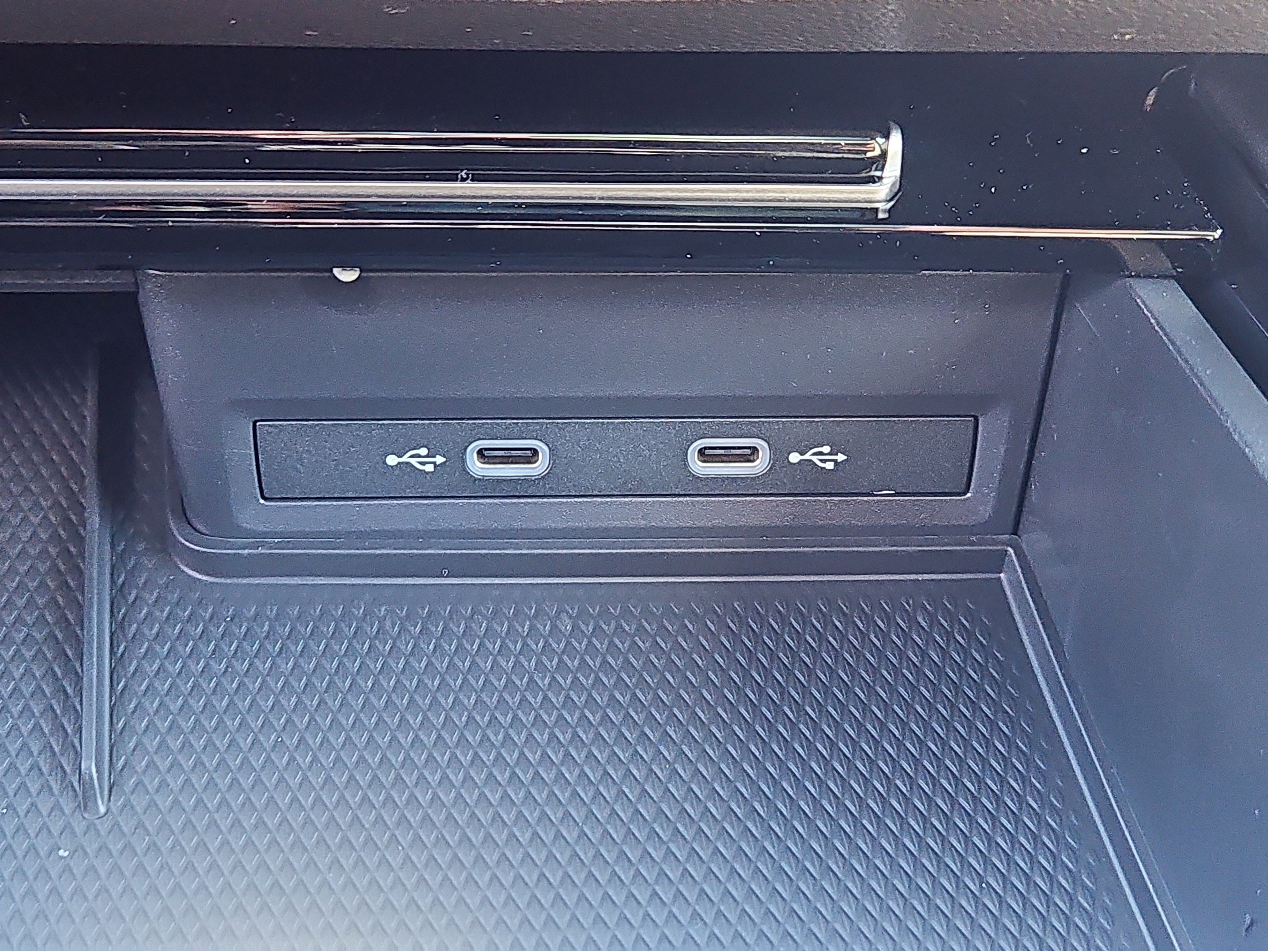 New 2026 Volkswagen Atlas Cross Sport SEL Premium R-Line image 14