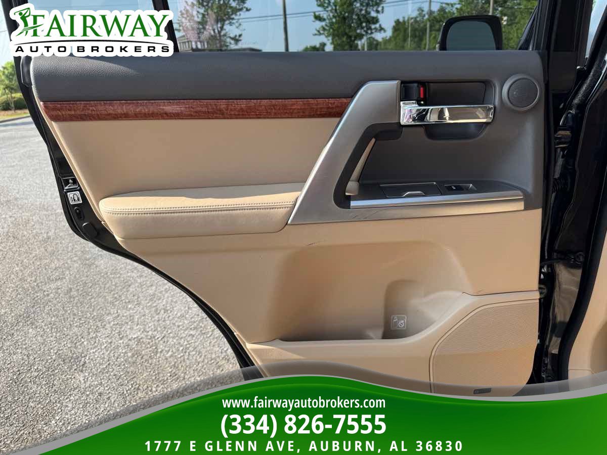 Used 2014 Toyota Land Cruiser AWD/4WD image 31
