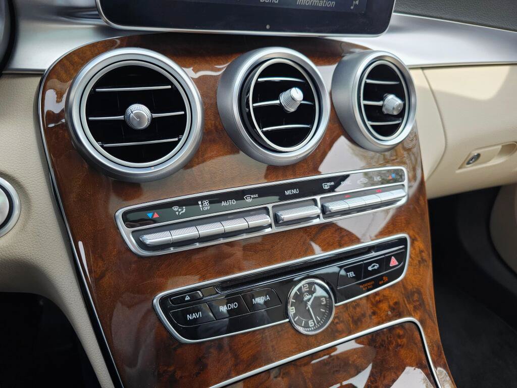 Used 2016 Mercedes-Benz C 300 4MATIC Sedan image 29
