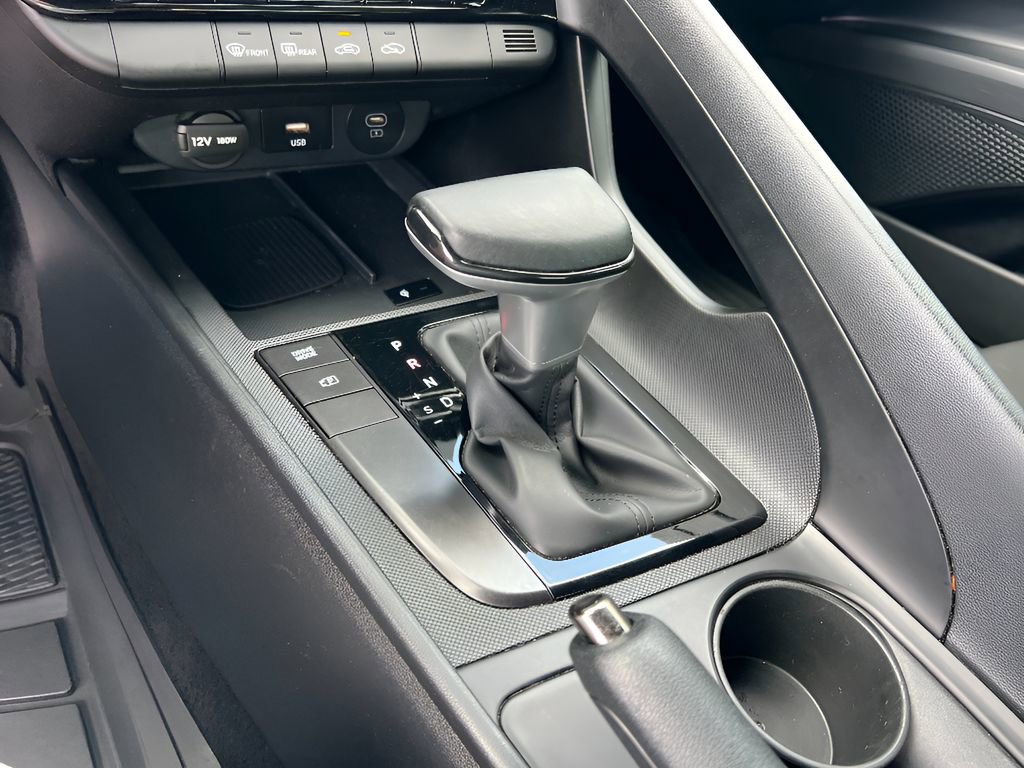 Used 2025 Hyundai Elantra Sport image 29