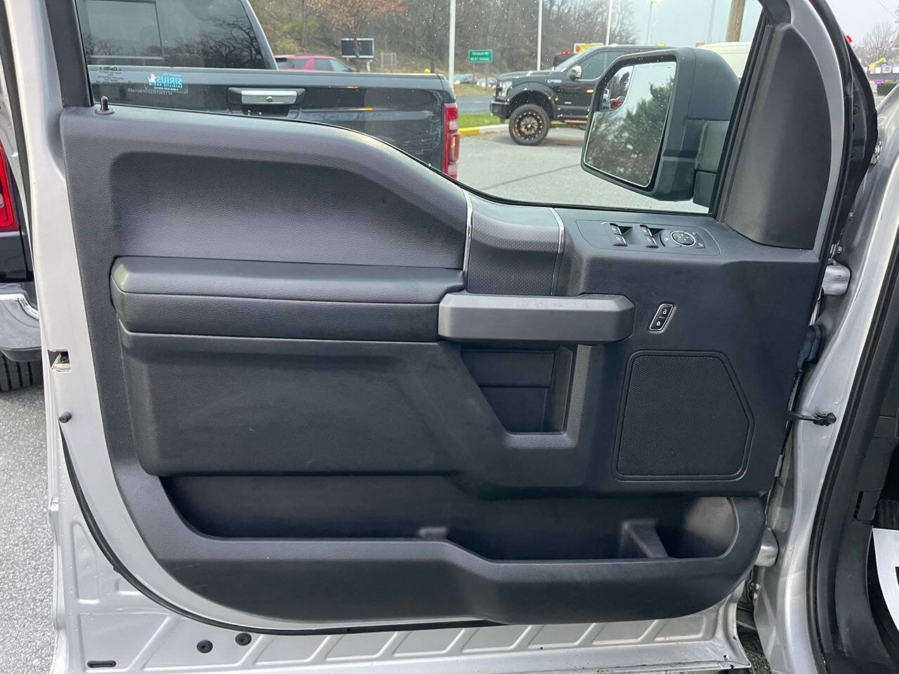 Used 2016 Ford F150 XLT w/ Equipment Group 302A Luxury image 23