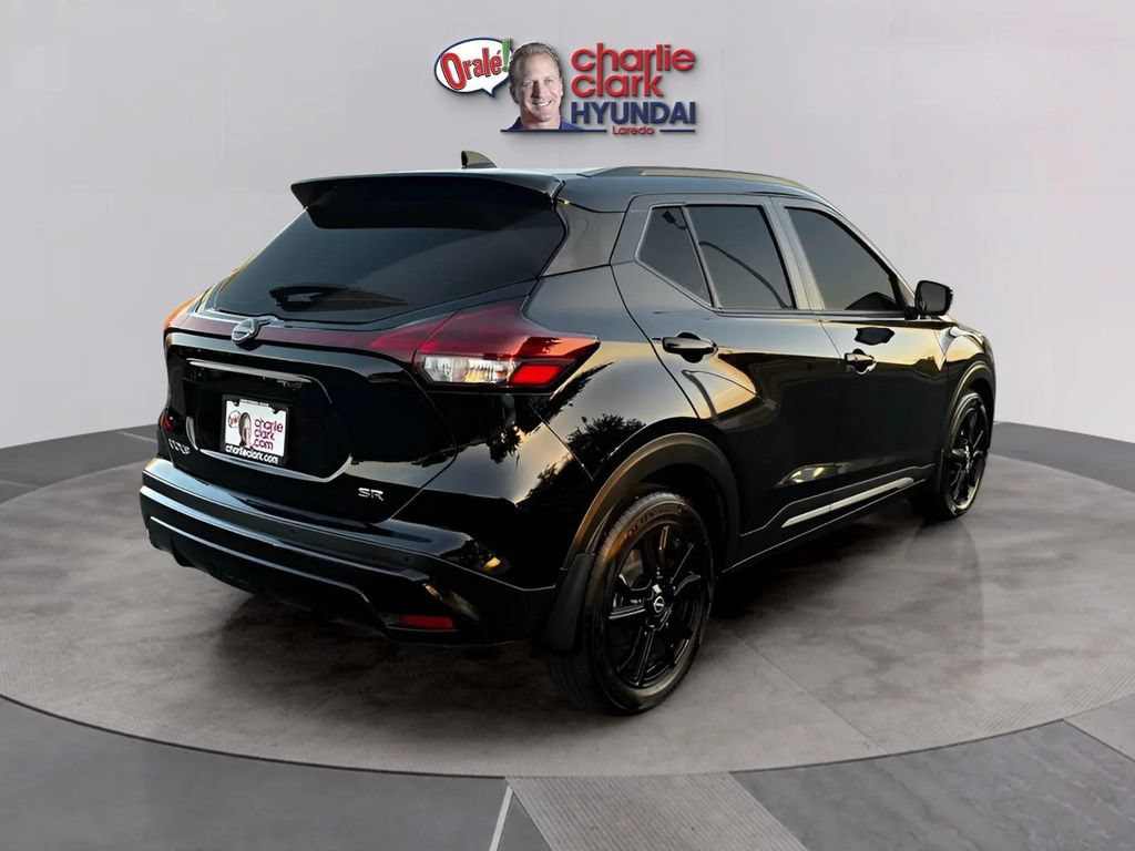 Used 2023 Nissan Kicks SR w/ SR Premium Package FWD image 5