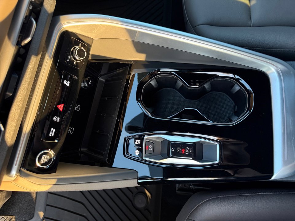 Certified 2025 Audi Q5 Premium w/ Convenience Package image 33