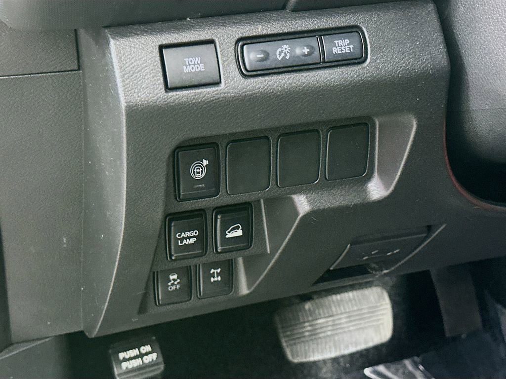 Certified 2024 Nissan Frontier PRO-4X w/ Technology Package AWD/4WD image 16