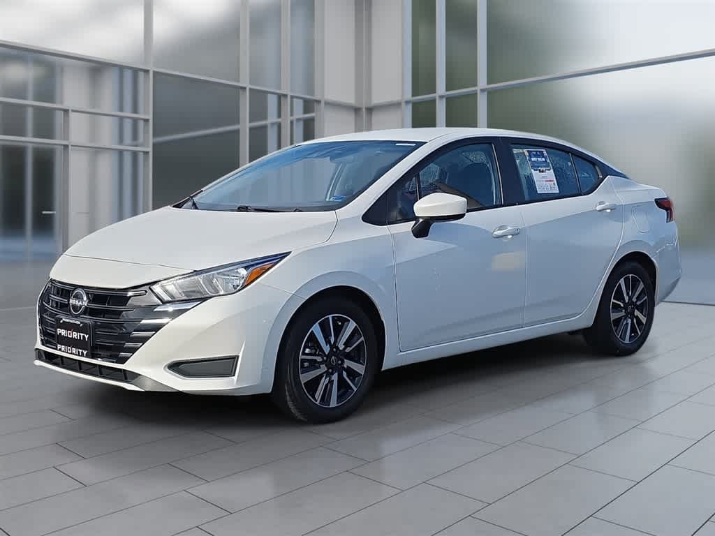 Used 2024 Nissan Versa SV FWD image 1