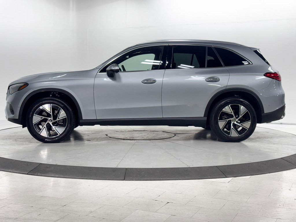 Used 2024 Mercedes-Benz GLC 300 4MATIC image 4