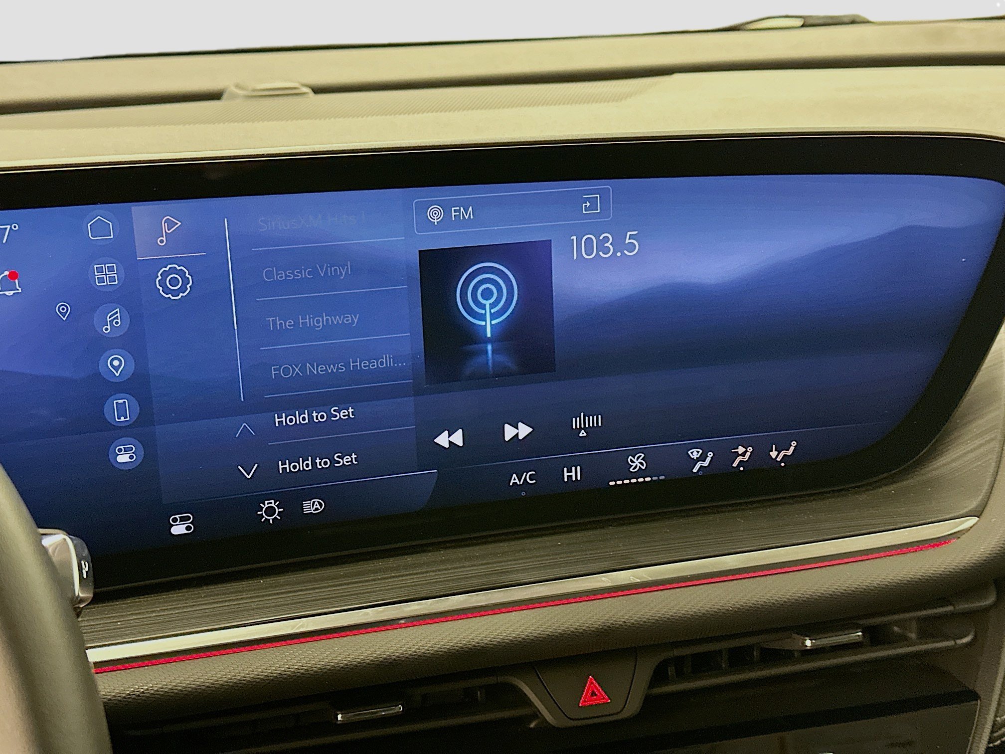 Used 2025 Buick Envision Preferred image 21