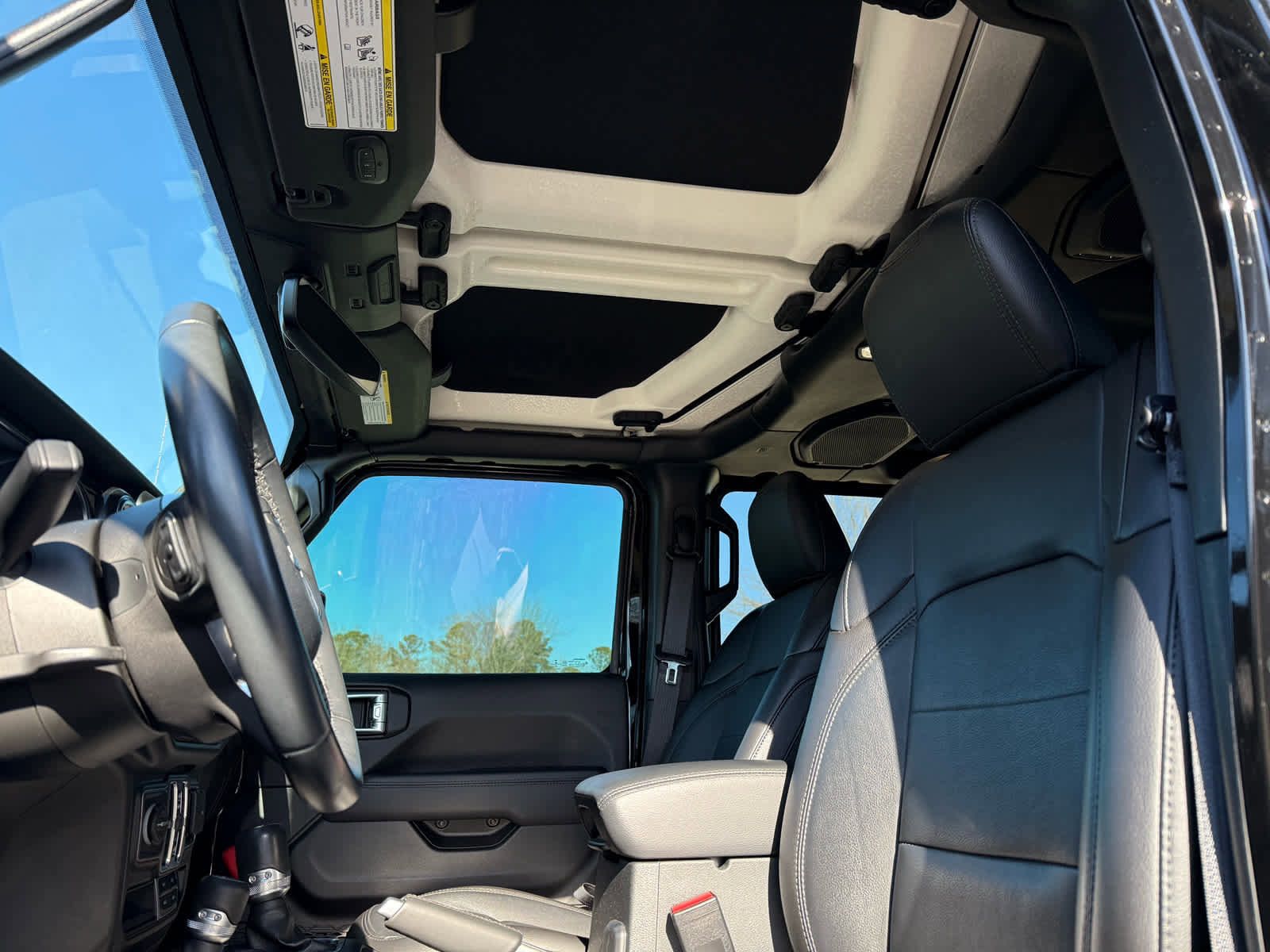 Used 2022 Jeep Wrangler Unlimited Sahara image 25