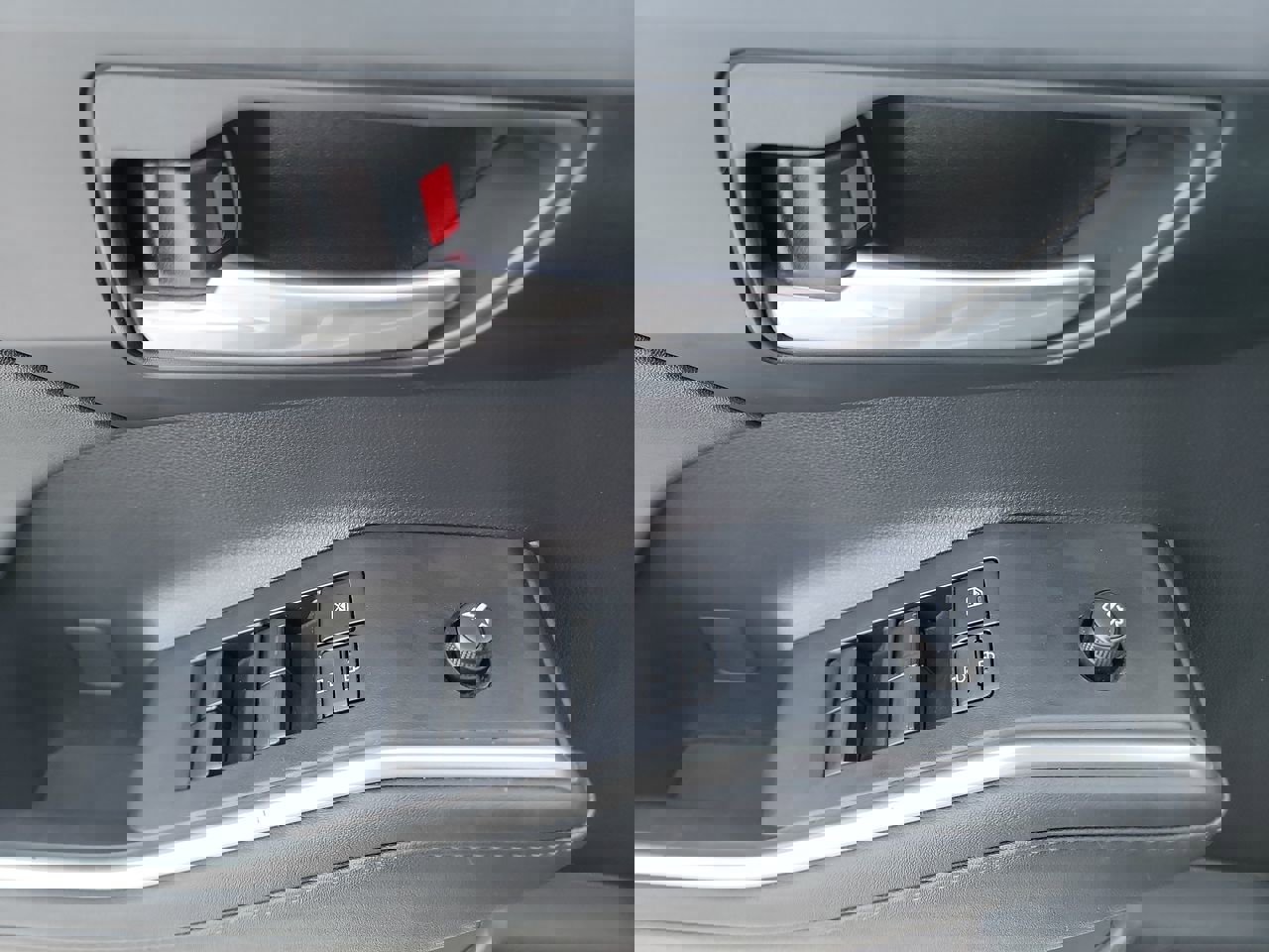 Used 2023 Toyota Highlander XLE image 11