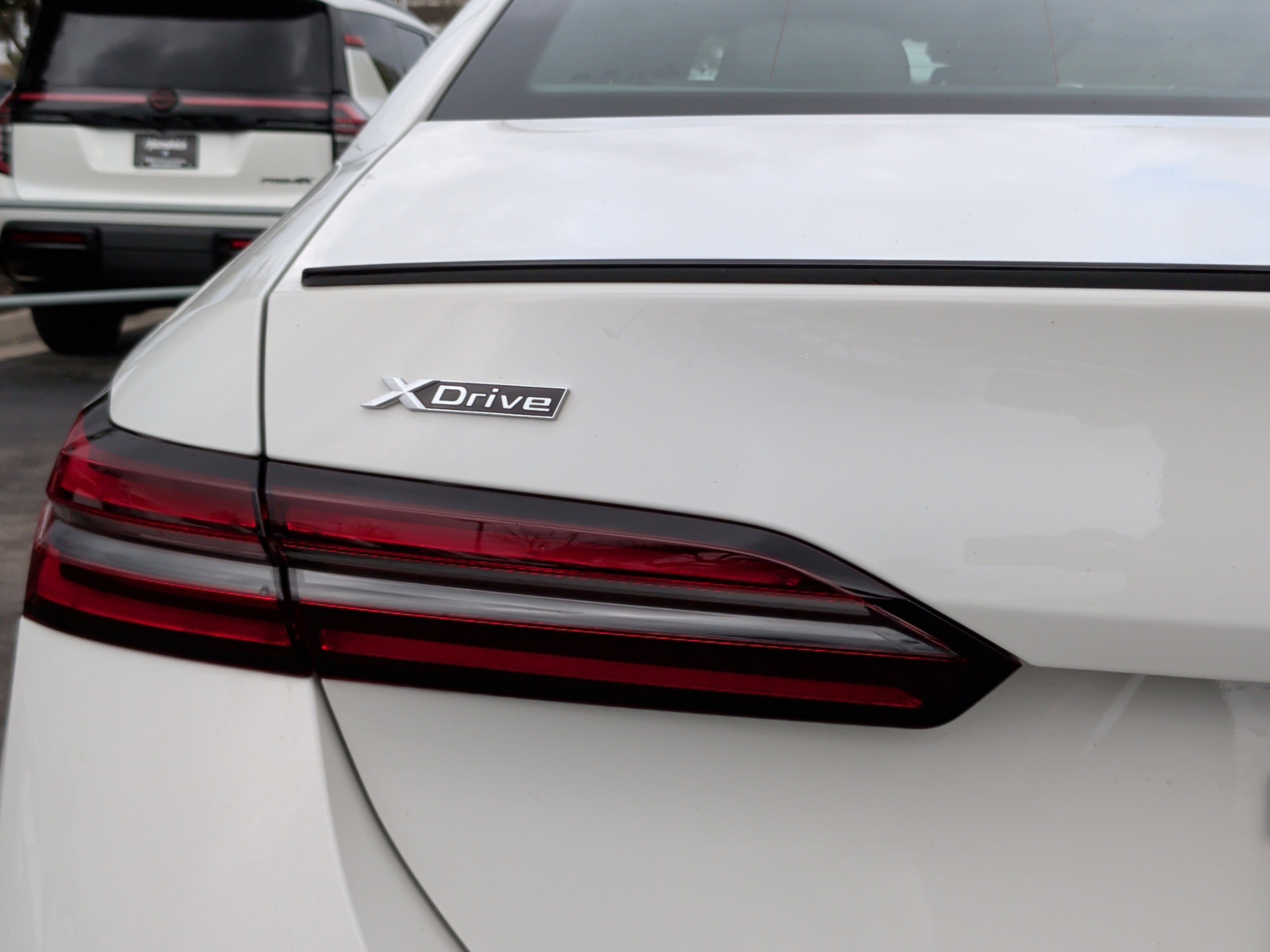 Certified 2025 BMW 550e xDrive w/ Executive Package image 12