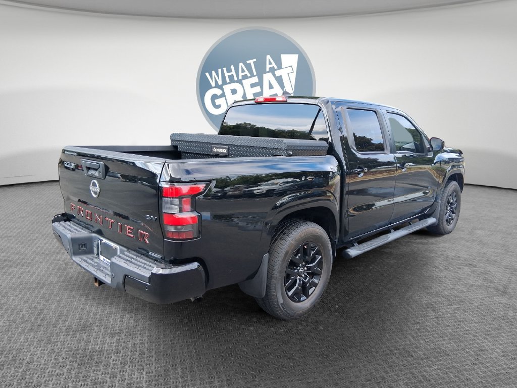 Used 2023 Nissan Frontier SV w/ Midnight Edition Package RWD image 3