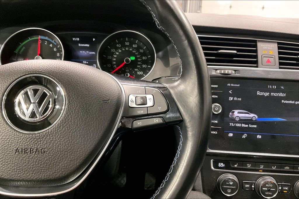 Used 2019 Volkswagen e-Golf SE w/ Driver Assistance Package FWD image 12