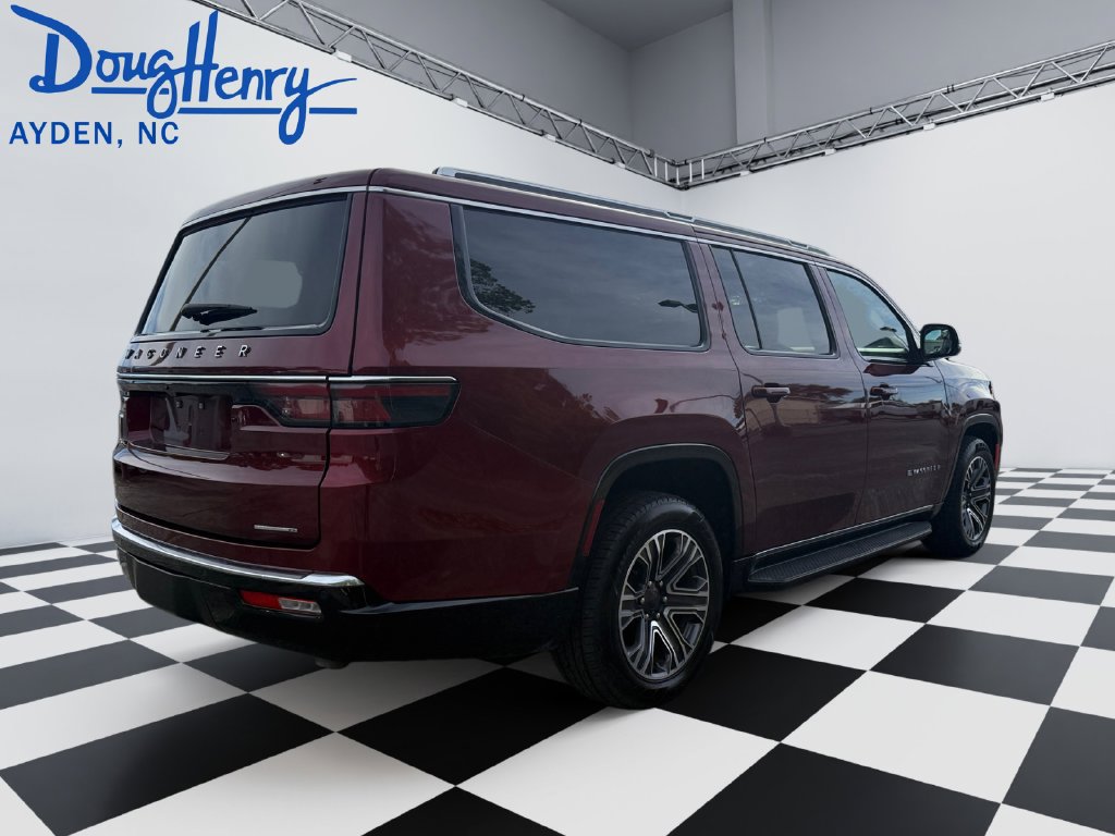 Used 2024 Jeep Wagoneer L Series II w/ Flexible Seating Group AWD/4WD image 5