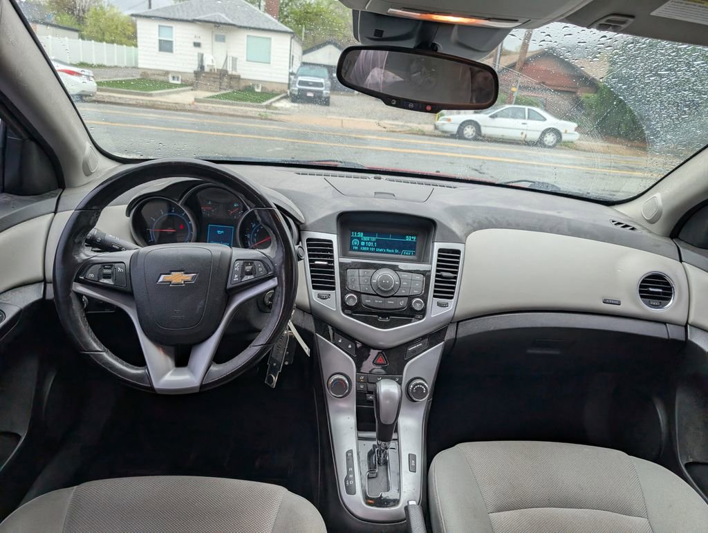 Used 2014 Chevrolet Cruze LT image 7