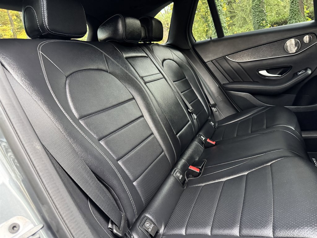 Used 2021 Mercedes-Benz GLC 300 4MATIC w/ AMG Line image 52