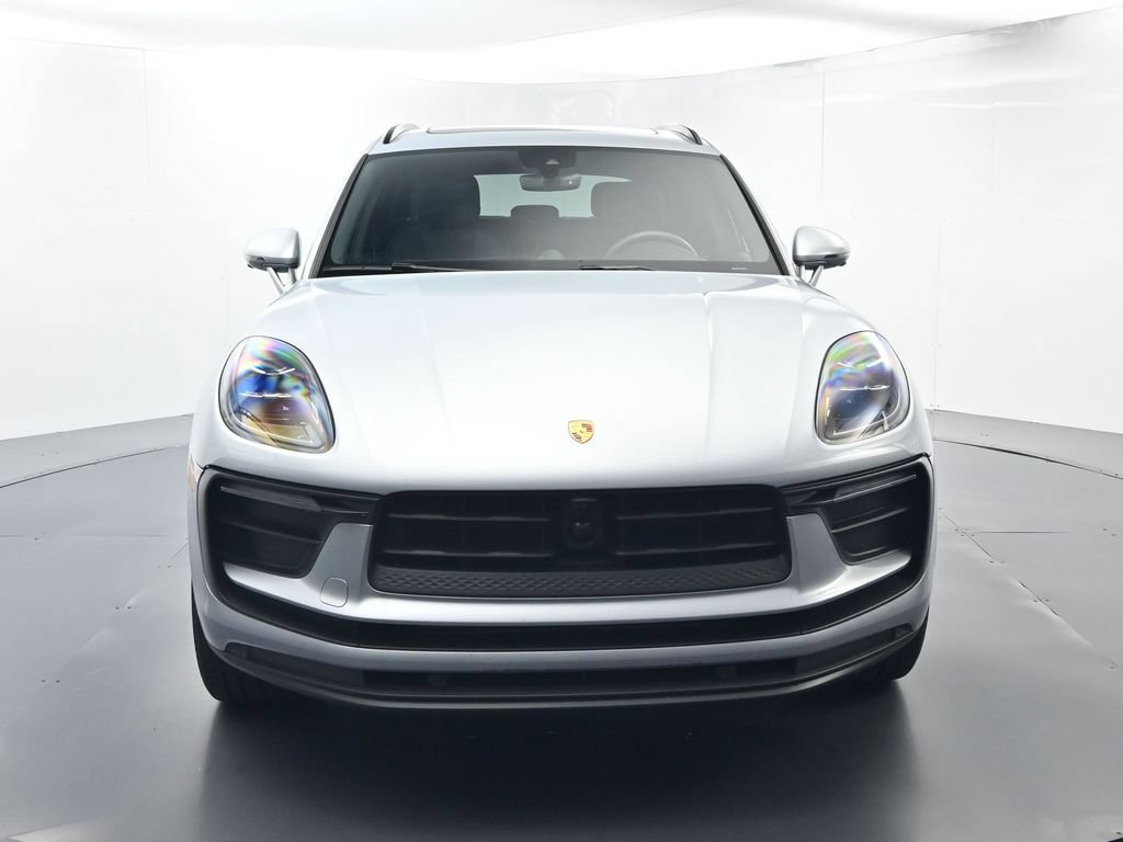 Certified 2026 Porsche Macan AWD/4WD image 18