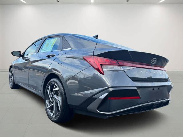 Used 2025 Hyundai Elantra SEL FWD image 8