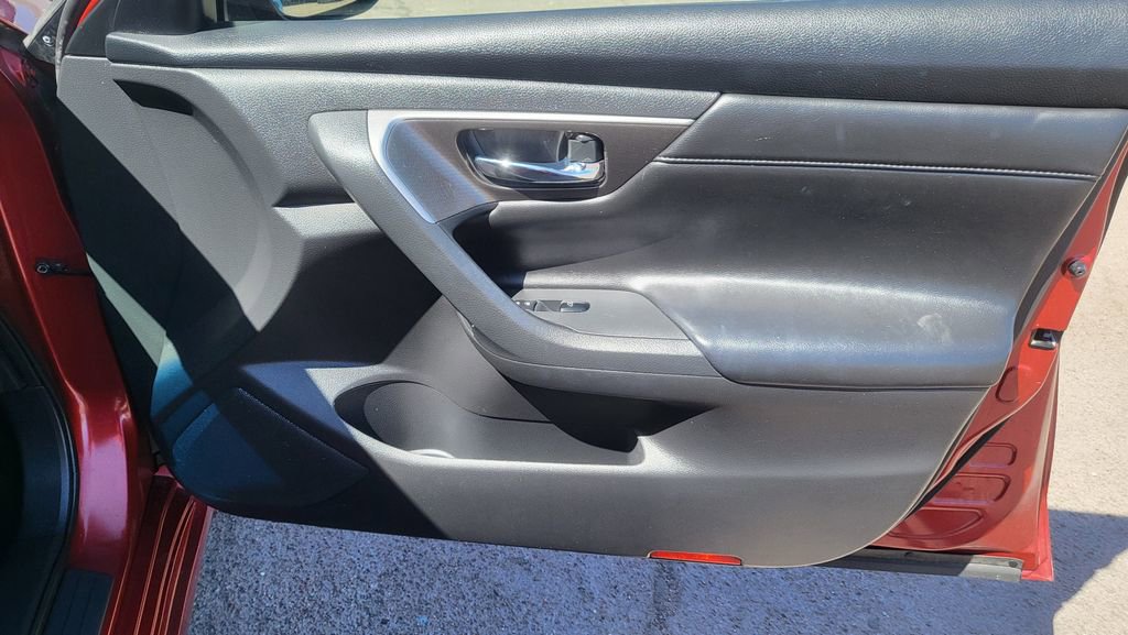 Used 2015 Nissan Altima 3.5 SL FWD image 16