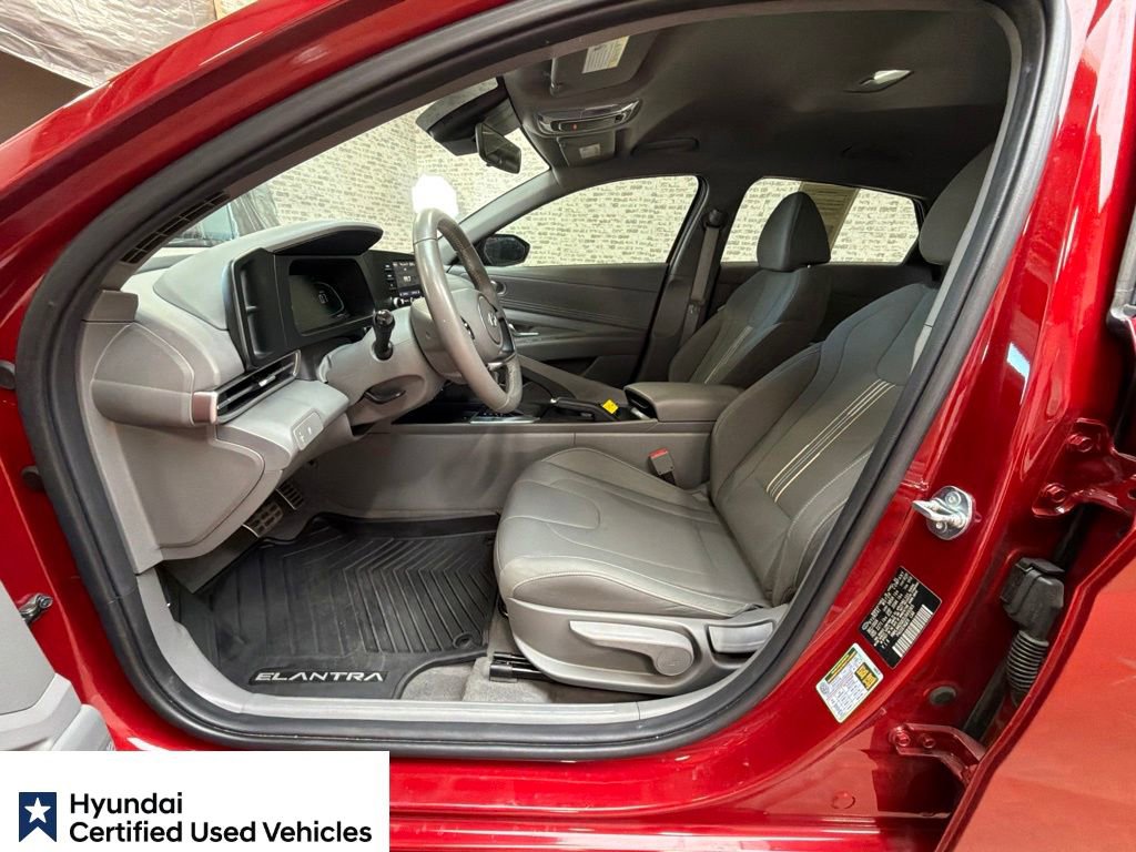 Used 2025 Hyundai Elantra Sport FWD image 28