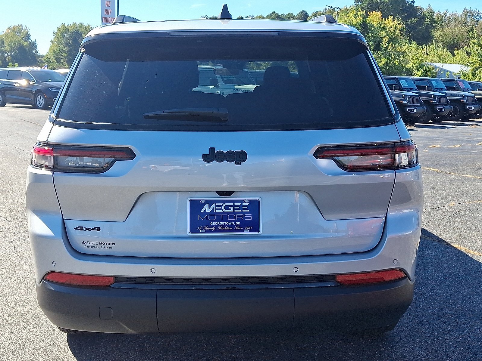 New 2025 Jeep Grand Cherokee L Altitude AWD/4WD image 5