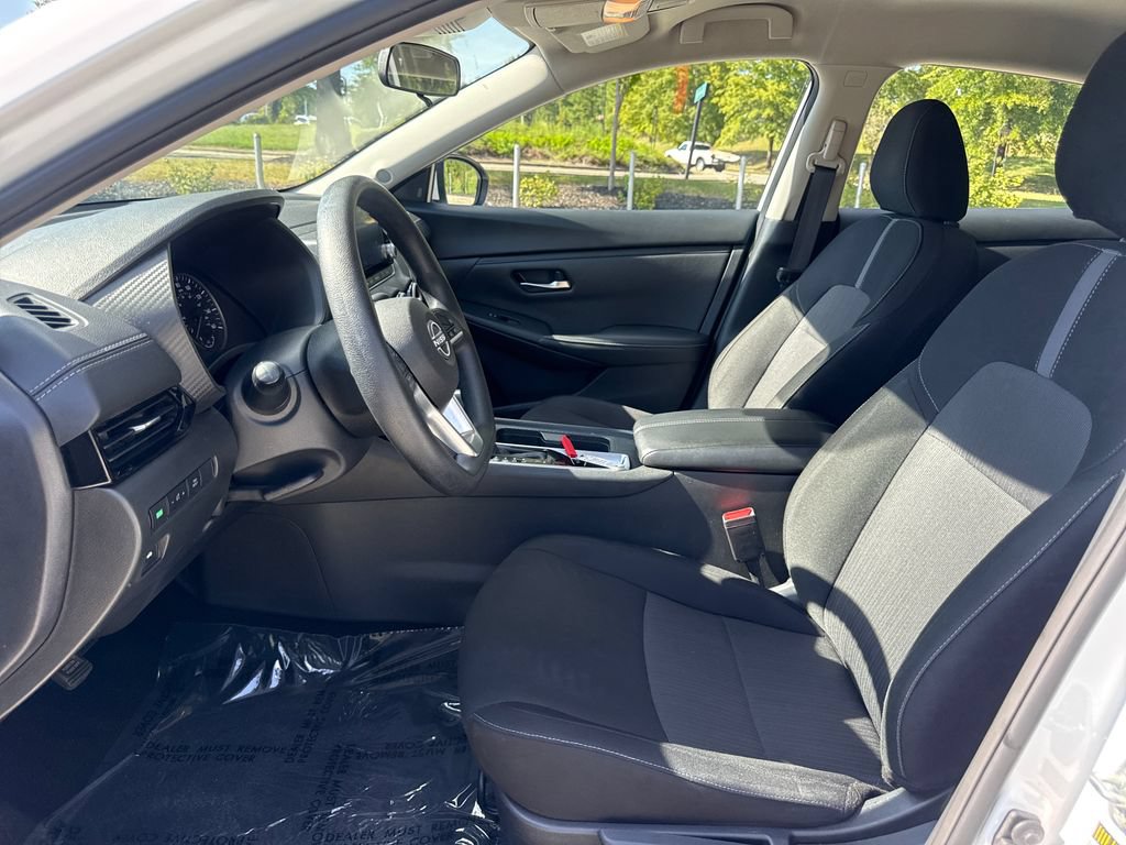 Used 2025 Nissan Sentra SV FWD image 12