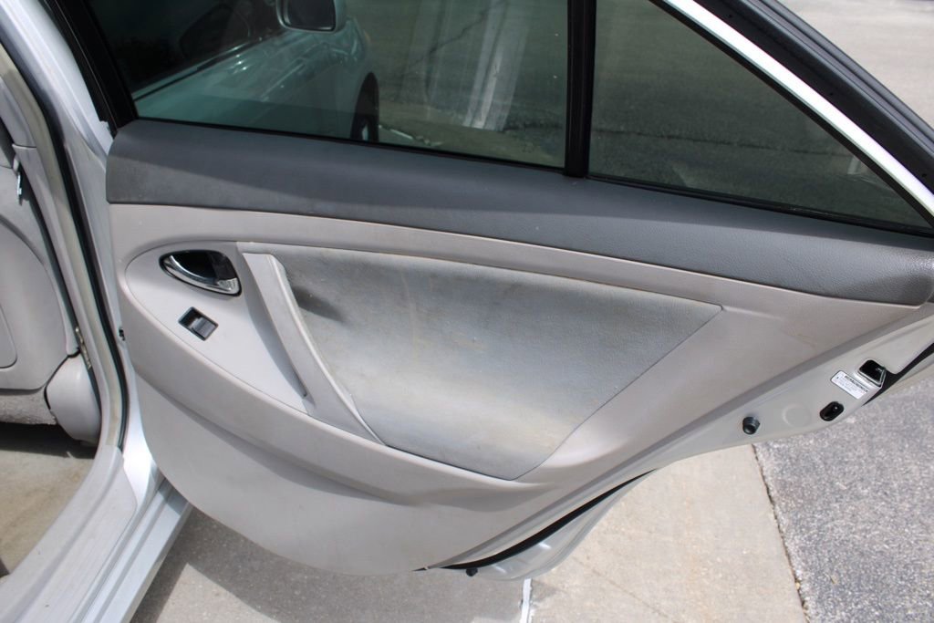 Used 2009 Toyota Camry LE FWD image 22