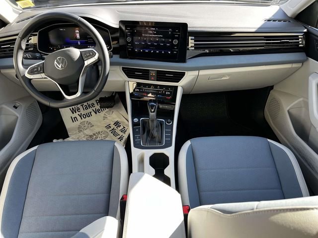 Used 2025 Volkswagen Jetta SE image 14