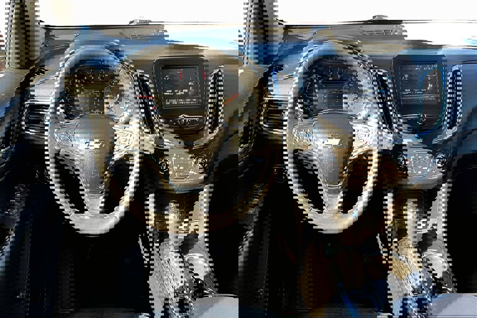 Used 2018 Chevrolet Equinox LT image 5