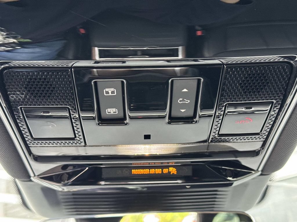 Used 2024 Land Rover Range Rover SE AWD/4WD image 23