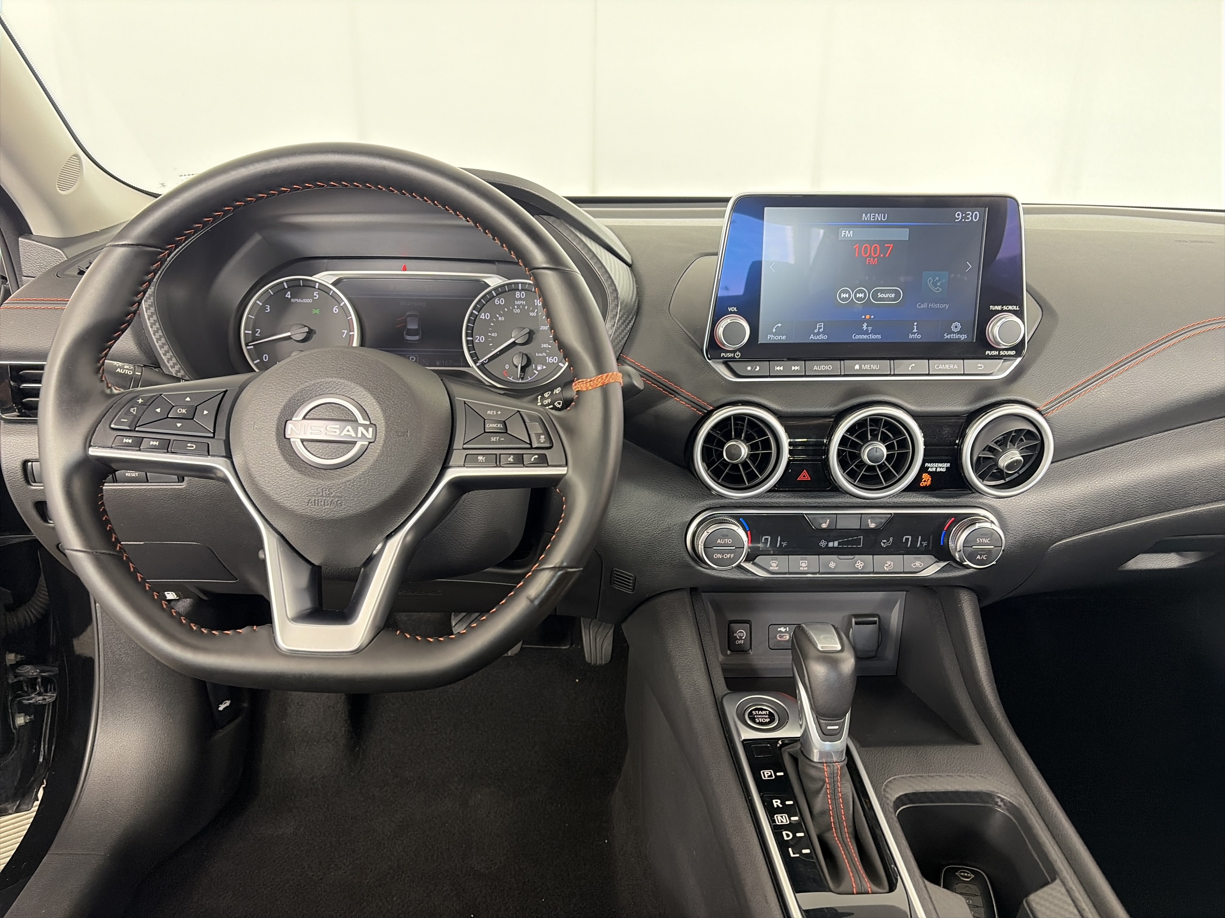 Used 2025 Nissan Sentra SR FWD image 3