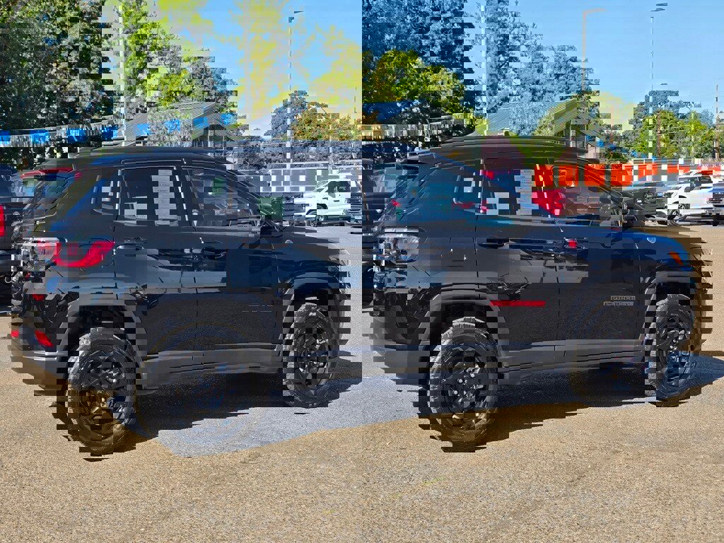 Used 2023 Jeep Compass Trailhawk image 31