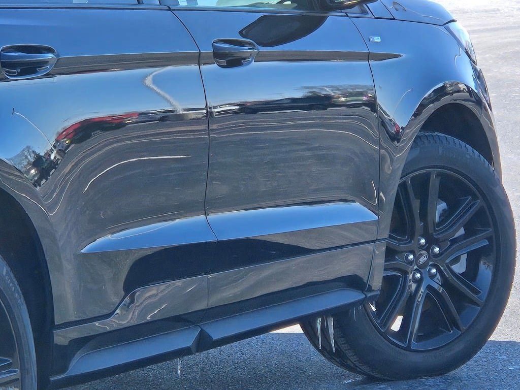 Certified 2024 Ford Edge ST-Line w/ Class II Trailer Tow Package AWD/4WD image 13