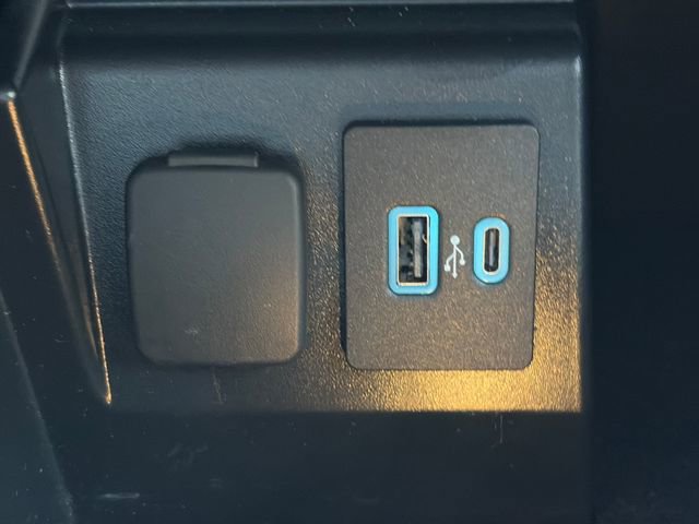 Used 2022 Ford Explorer XLT image 54