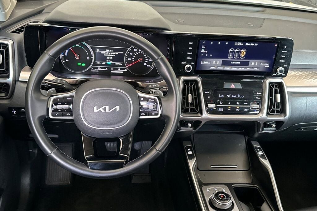 Used 2022 Kia Sorento S FWD image 15