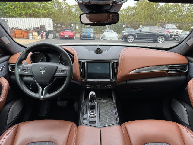 Used 2017 Maserati Levante S AWD/4WD image 32