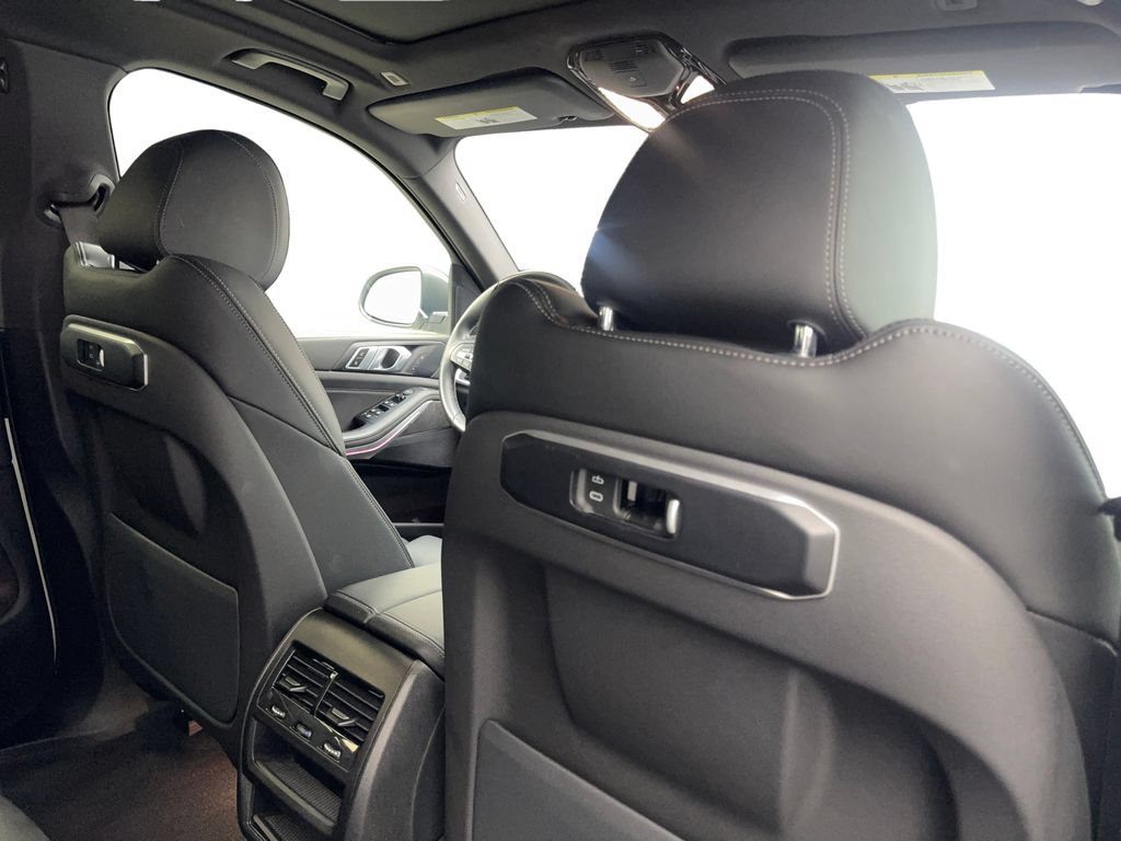 Used 2024 BMW X5 xDrive40i w/ Parking Assistance Package AWD/4WD image 42