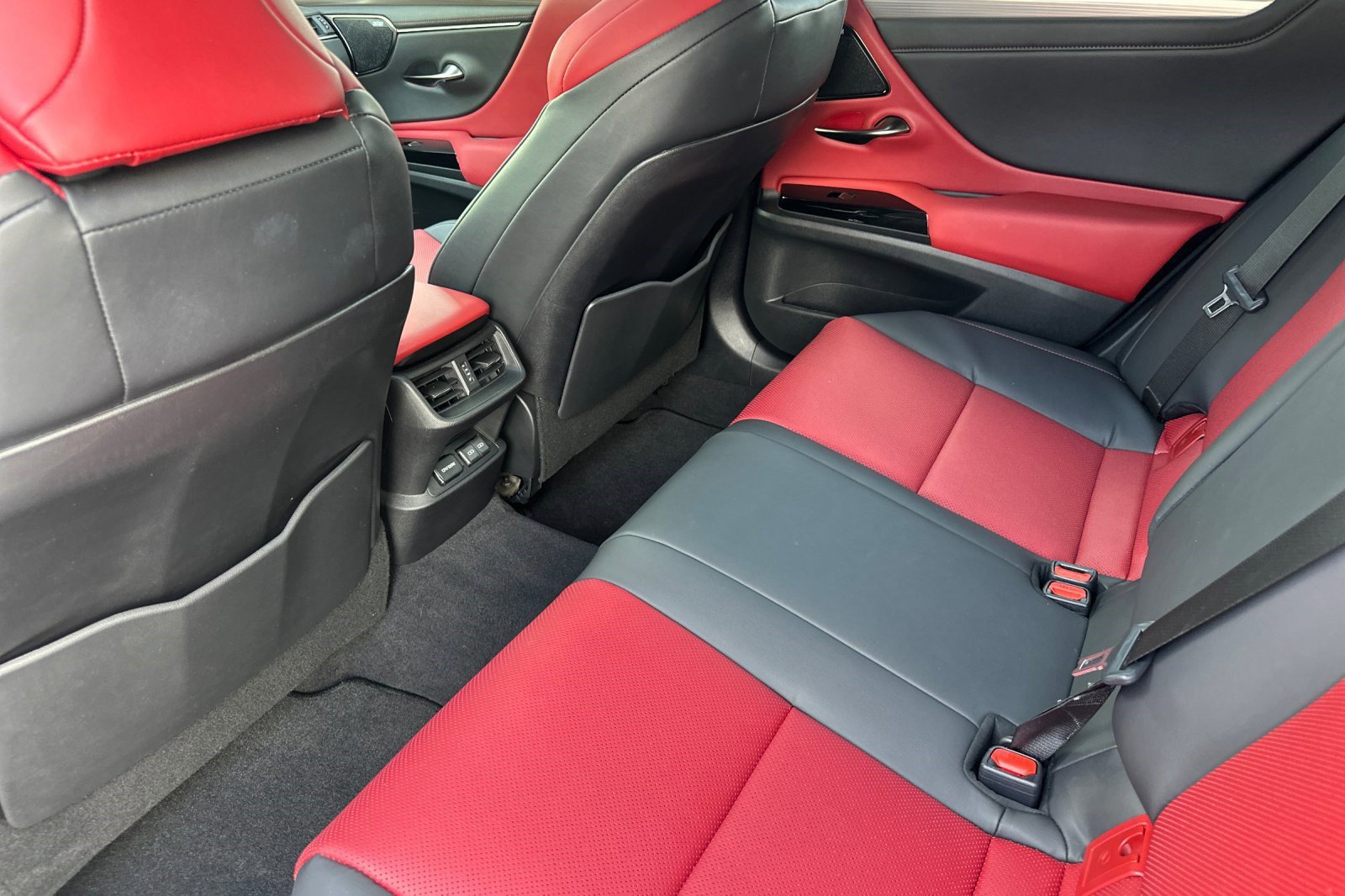 Certified 2024 Lexus ES 300h F Sport w/ Accessory Package (Z1) FWD image 29