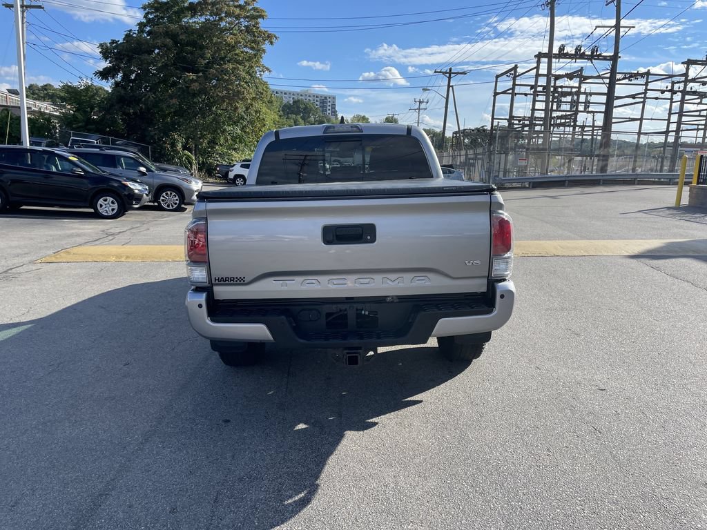 Used 2021 Toyota Tacoma TRD Off-Road w/ Technology Package AWD/4WD image 4