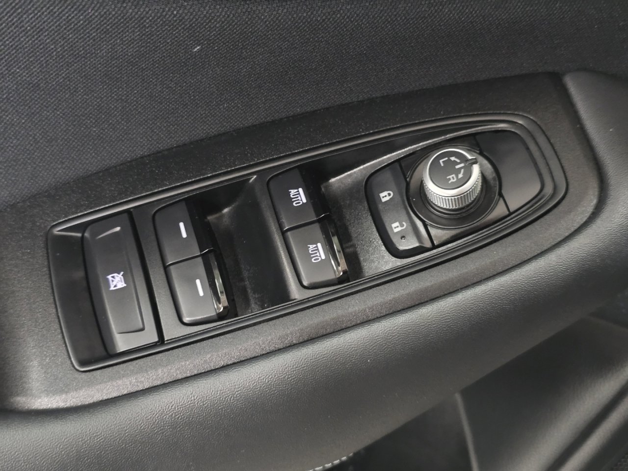 Used 2024 Subaru Outback Premium AWD/4WD image 23