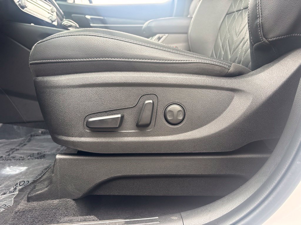 Used 2025 Kia Telluride AWD image 10